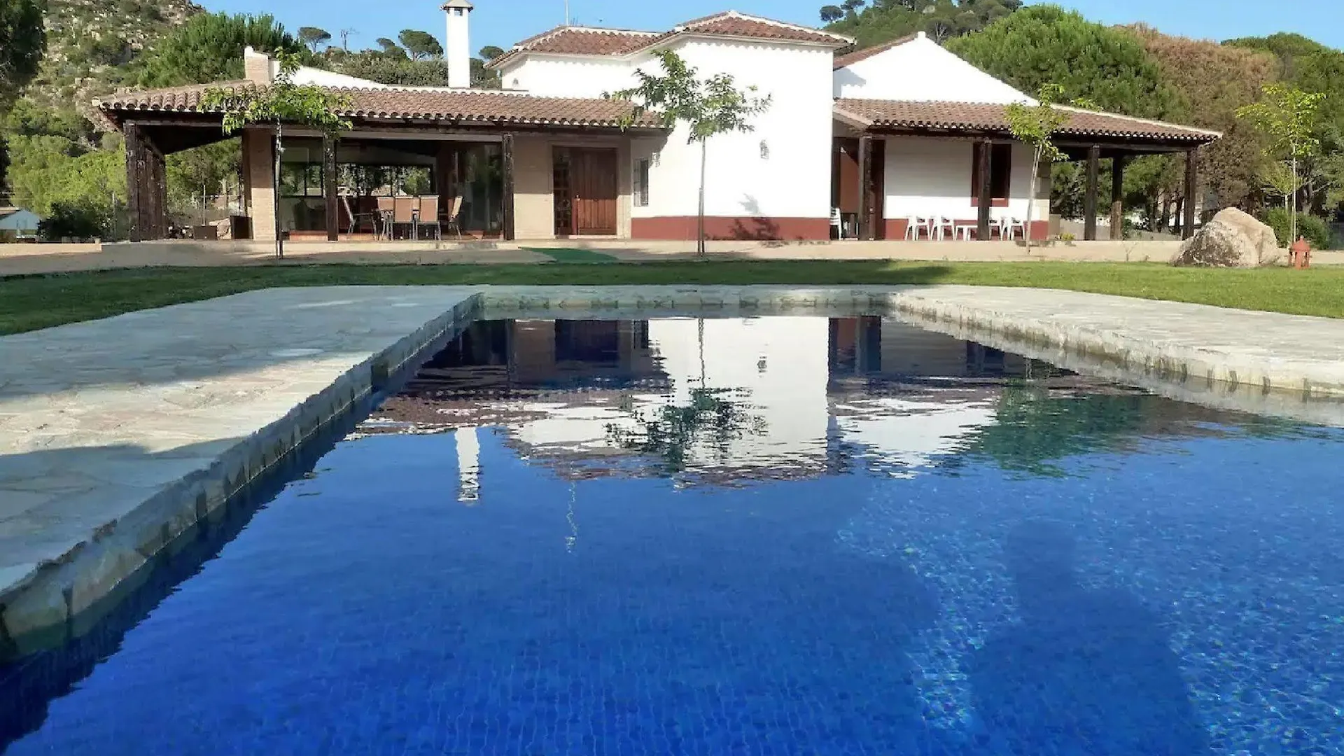 Casa El Coto contacts
